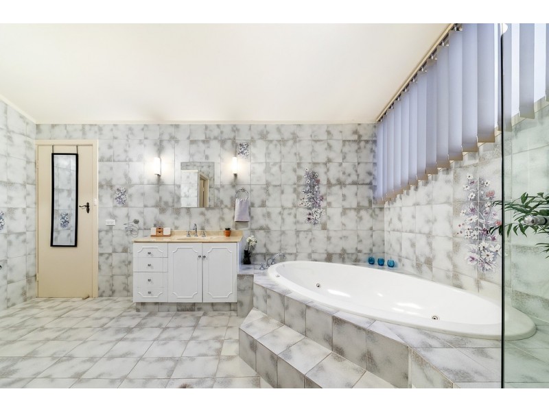 15 Truscott Street, Modbury Heights SA 5092