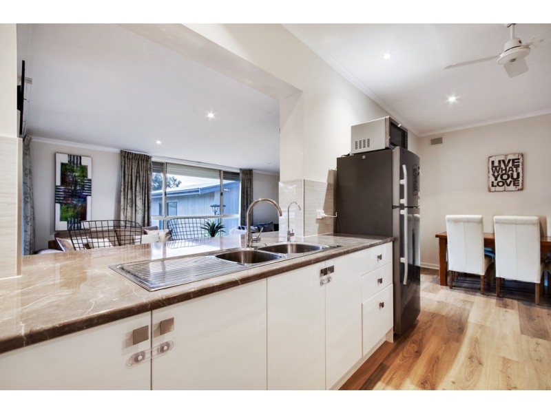 9 Ivan Street, Para Hills SA 5096