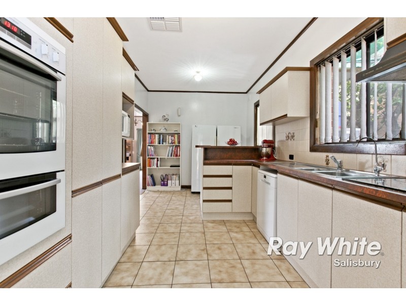 6 Banwell Street, Elizabeth Vale SA 5112