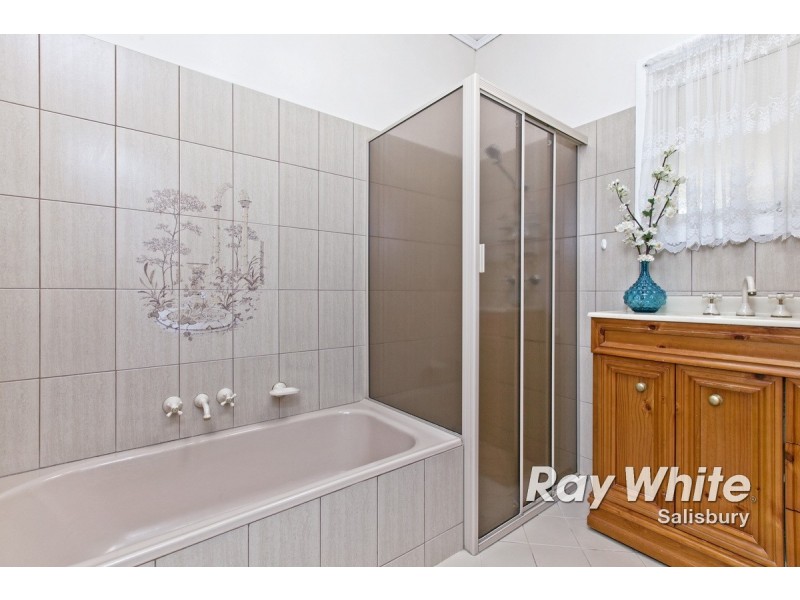 6 Banwell Street, Elizabeth Vale SA 5112