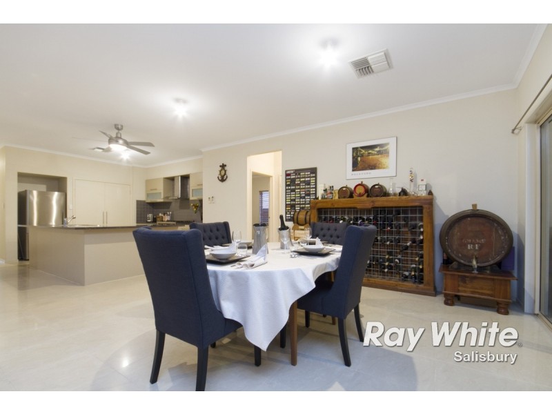 17 Chapman Court, Mawson Lakes SA 5095