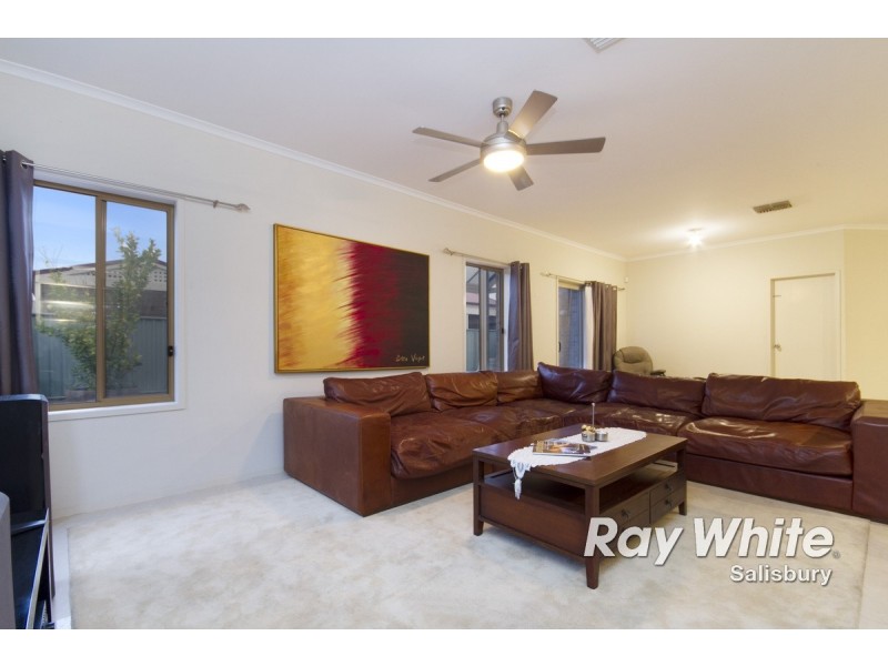17 Chapman Court, Mawson Lakes SA 5095