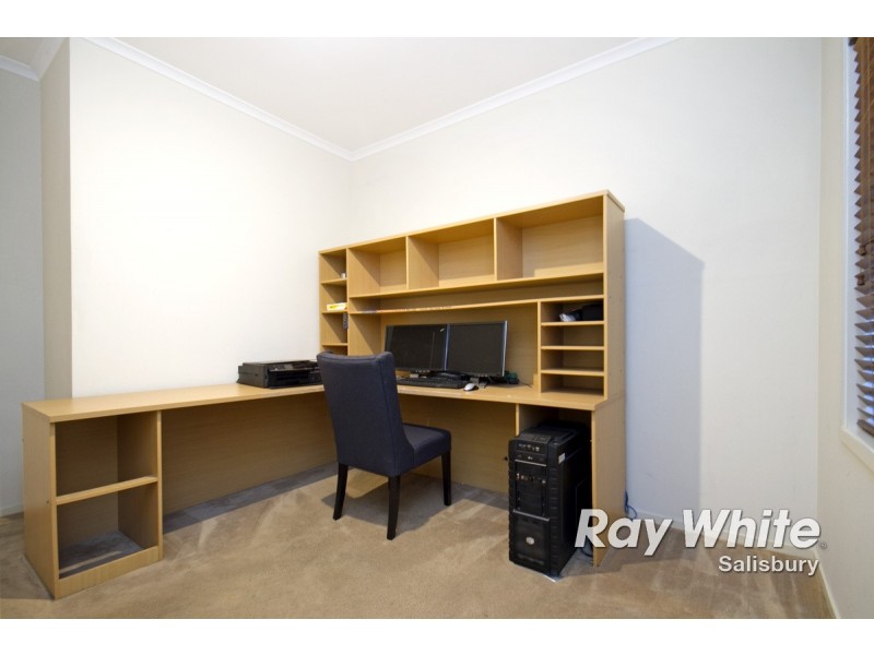 17 Chapman Court, Mawson Lakes SA 5095