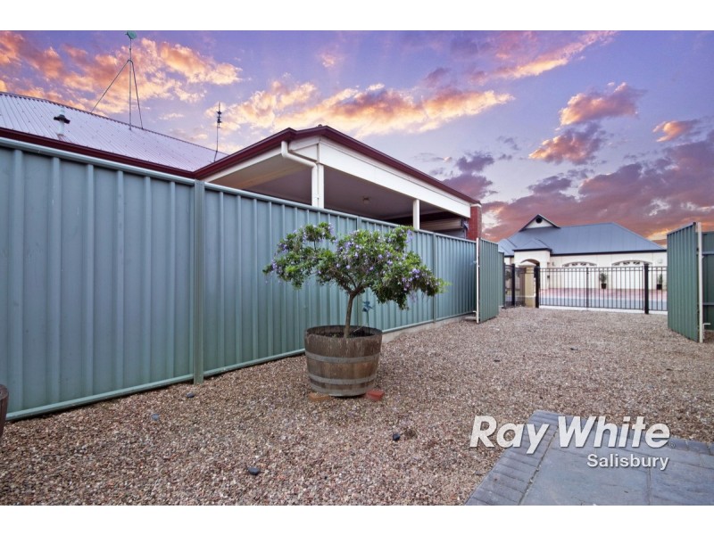 17 Chapman Court, Mawson Lakes SA 5095