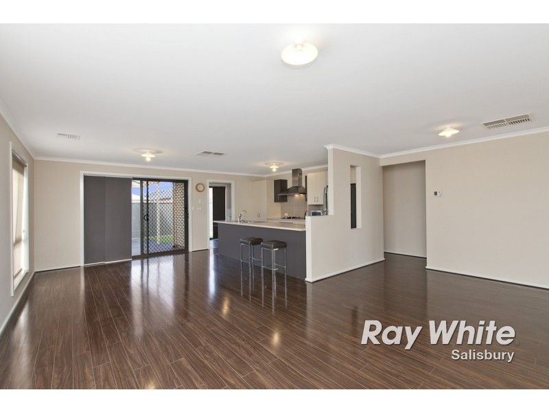 10 Chateau Avenue, Andrews Farm SA 5114