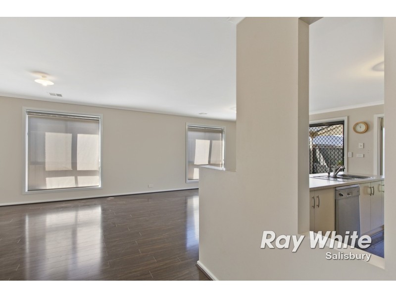 10 Chateau Avenue, Andrews Farm SA 5114