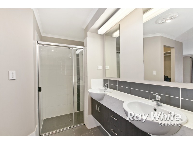 10 Chateau Avenue, Andrews Farm SA 5114