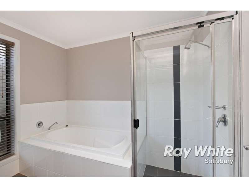 10 Chateau Avenue, Andrews Farm SA 5114