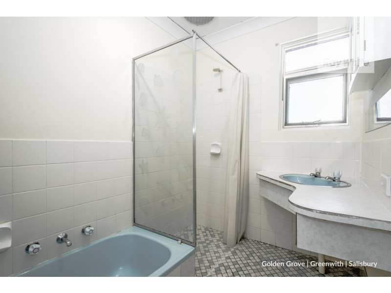 4 Rogers Crescent, Paralowie SA 5108