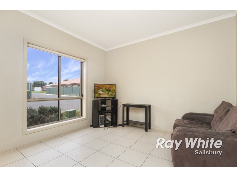 1 Grove Avenue, Elizabeth Park SA 5113