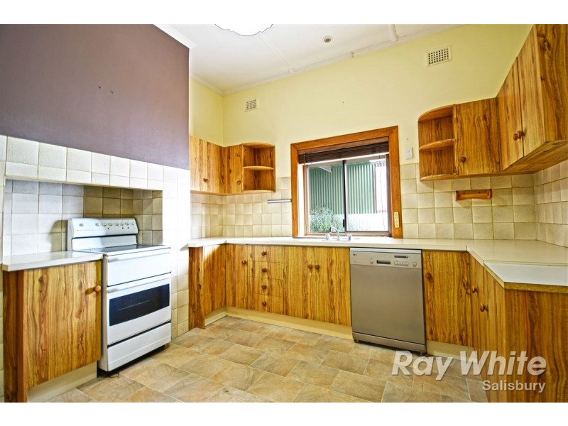 18 Gum Avenue, Dry Creek SA 5094