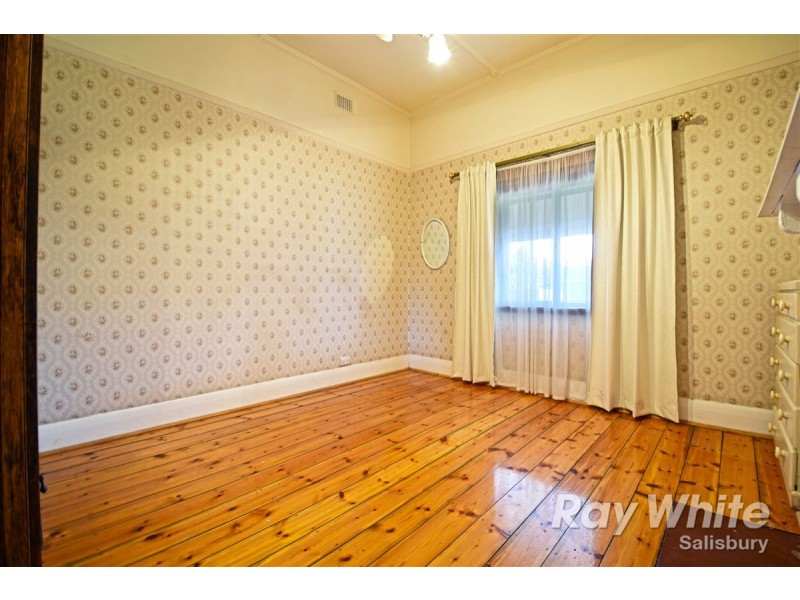 18 Gum Avenue, Dry Creek SA 5094