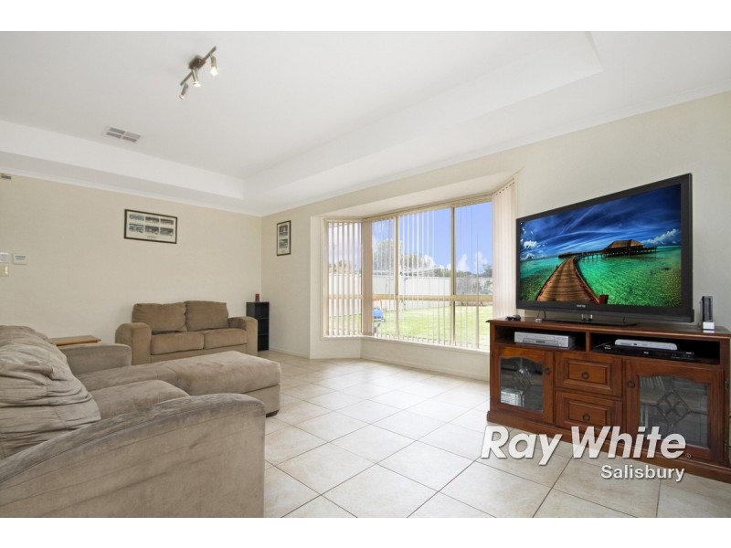 14 McGonigal Drive, Willaston SA 5118