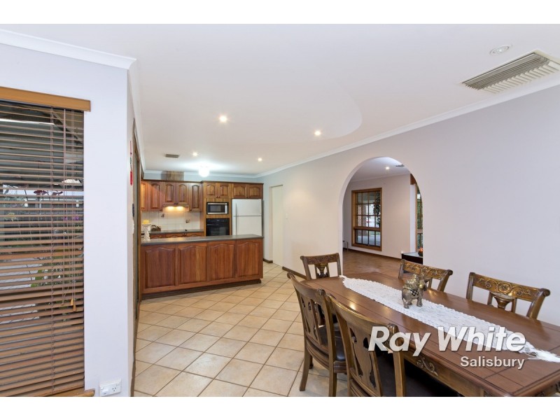 4 Sydney Drive, Salisbury Heights SA 5109
