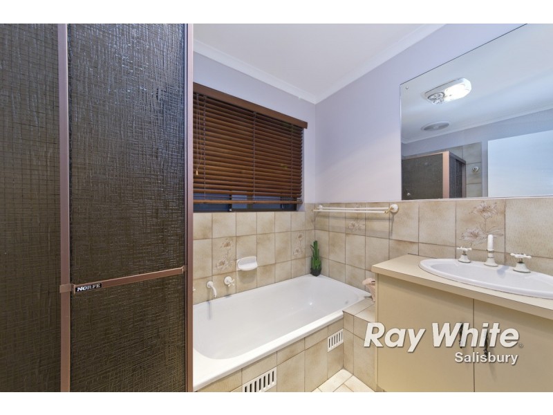 4 Sydney Drive, Salisbury Heights SA 5109