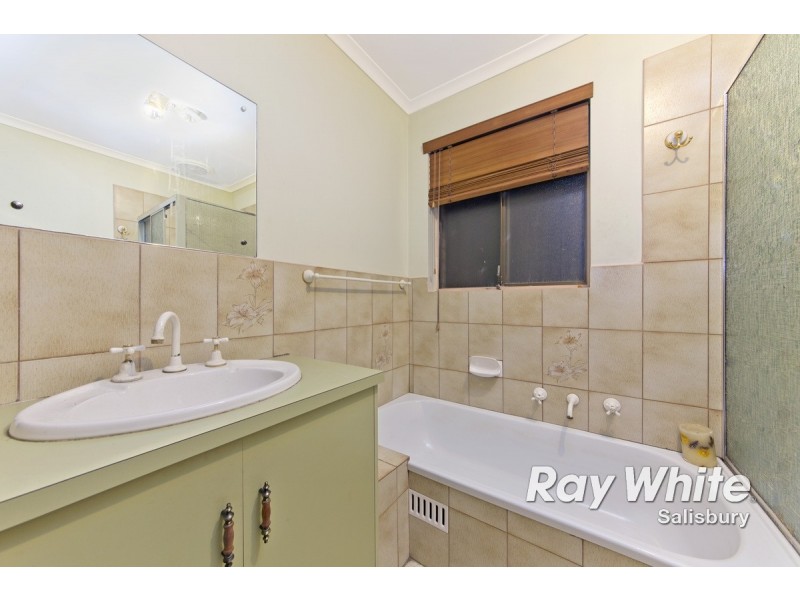 4 Sydney Drive, Salisbury Heights SA 5109