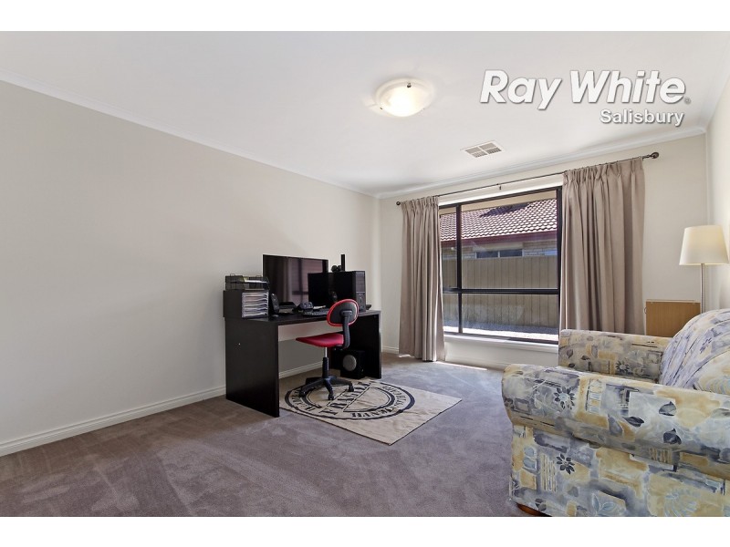 162 President Avenue, Andrews Farm SA 5114