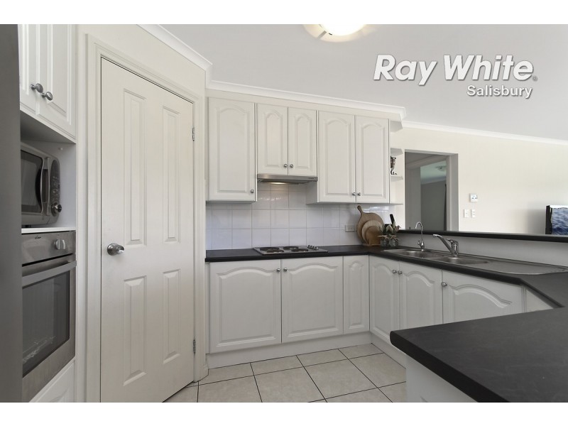 162 President Avenue, Andrews Farm SA 5114