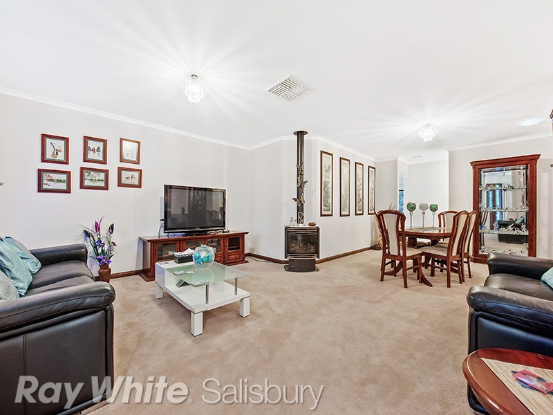 10 Gransden Parade, Greenwith SA 5125