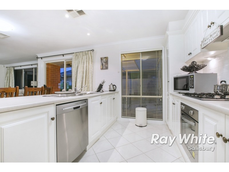 14 Arcadia Drive, Smithfield SA 5114