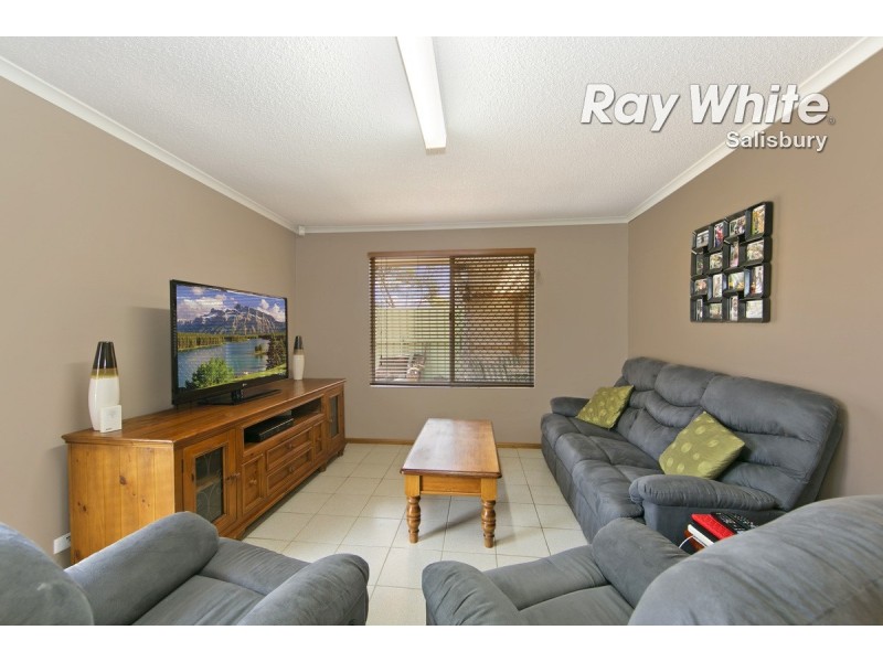 7 Mary-Alice Drive, Para Hills SA 5096