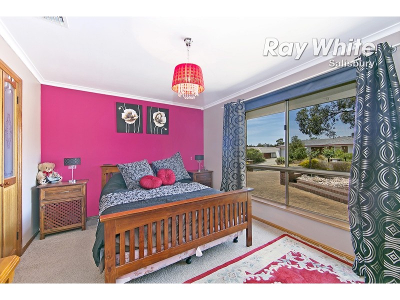 7 Mary-Alice Drive, Para Hills SA 5096