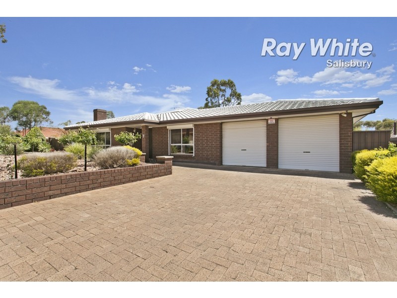 7 Mary-Alice Drive, Para Hills SA 5096