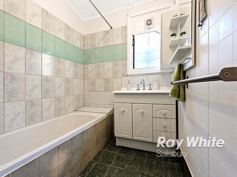 9 Barton Road, Elizabeth Downs SA 5113