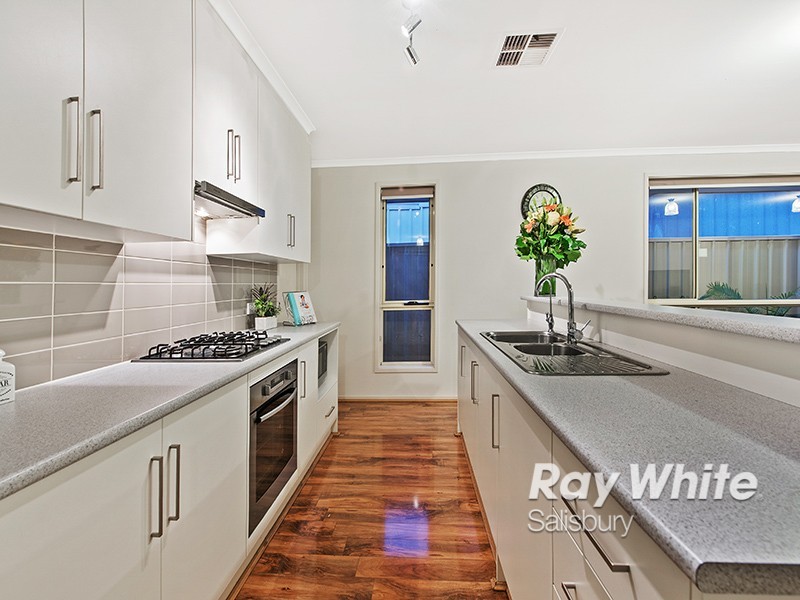 16B Secomb Avenue, Parafield Gardens SA 5107