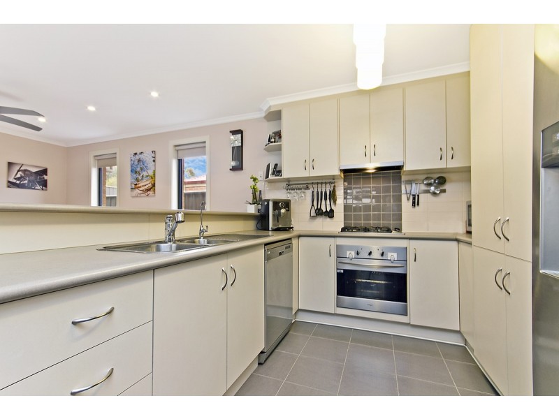 77 Wattlebird Drive, Burton SA 5110