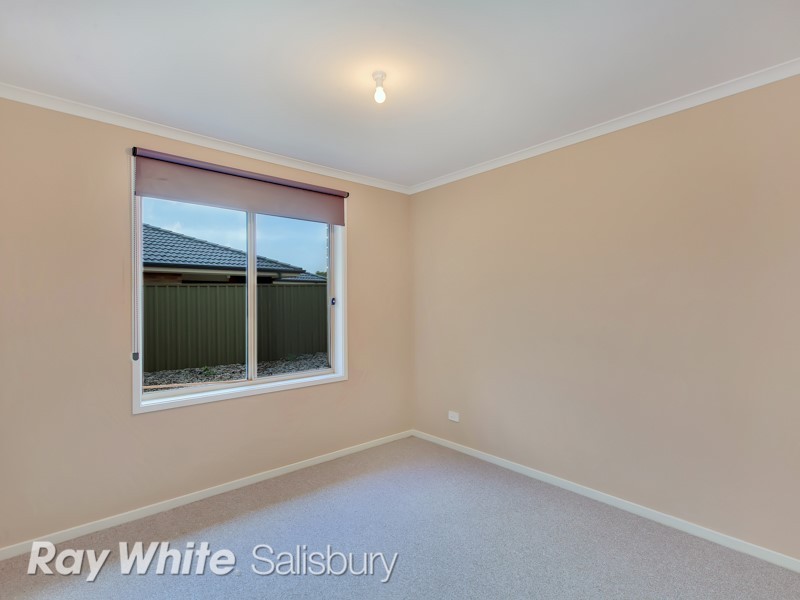 166 President Avenue, Andrews Farm SA 5114