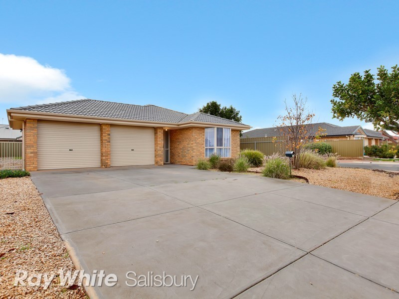166 President Avenue, Andrews Farm SA 5114