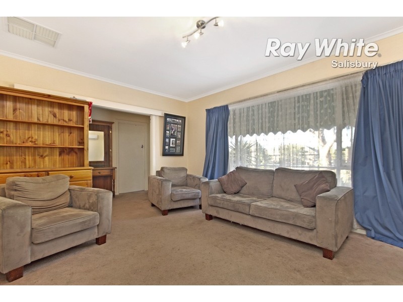 11 Warrigal Street, Para Hills SA 5096