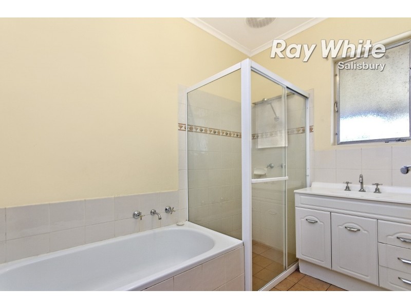 11 Warrigal Street, Para Hills SA 5096