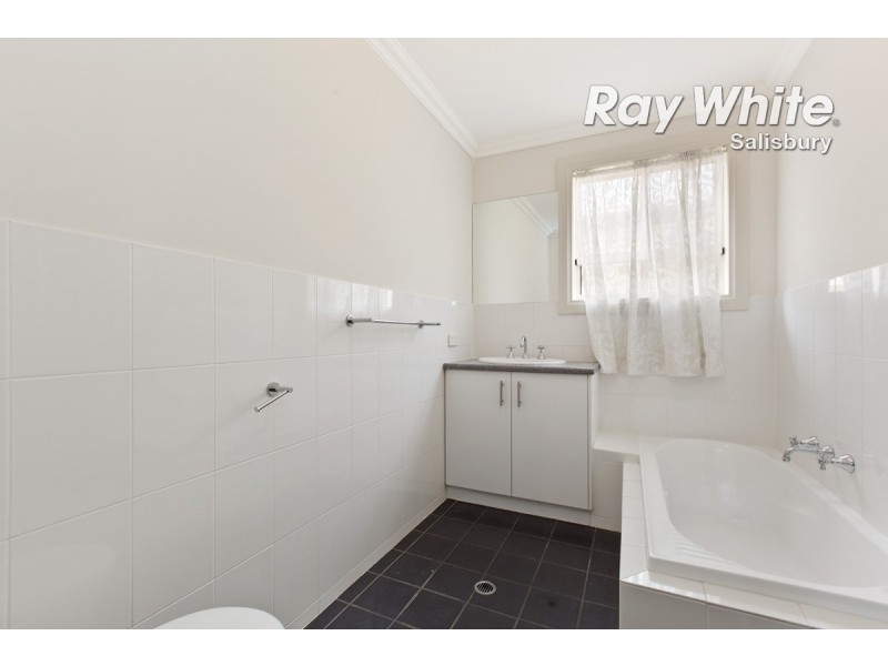 10 Mowbray Street, Mawson Lakes SA 5095