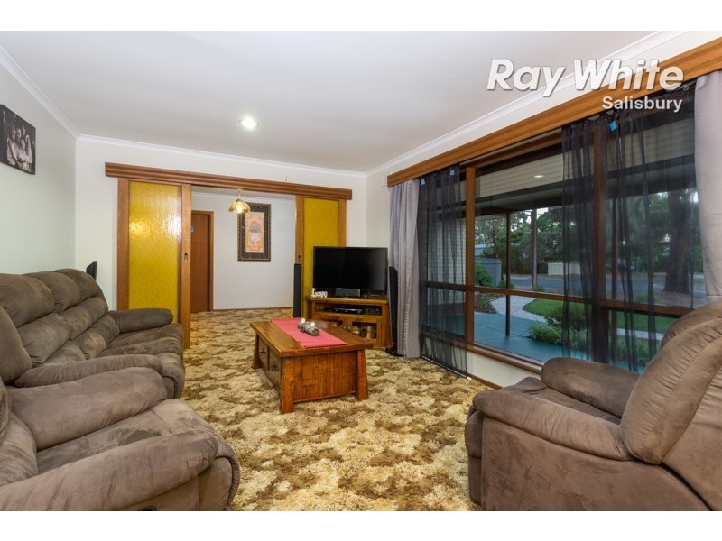 43 Universal Road, Salisbury Downs SA 5108