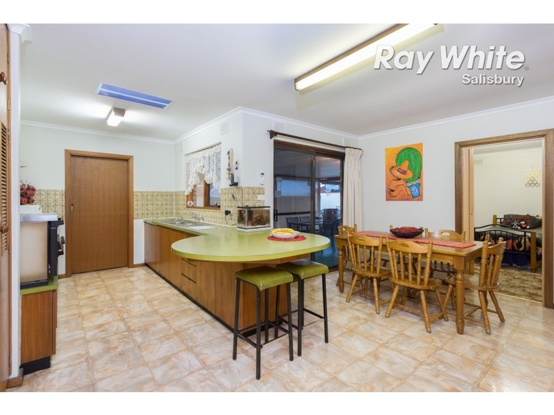 43 Universal Road, Salisbury Downs SA 5108