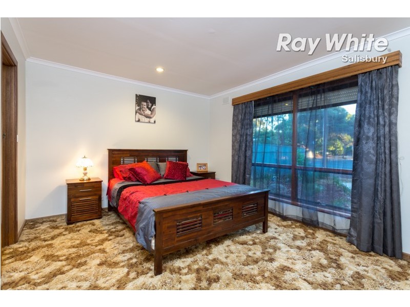 43 Universal Road, Salisbury Downs SA 5108