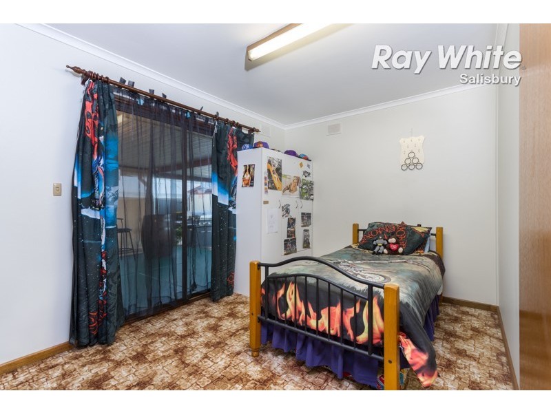 43 Universal Road, Salisbury Downs SA 5108