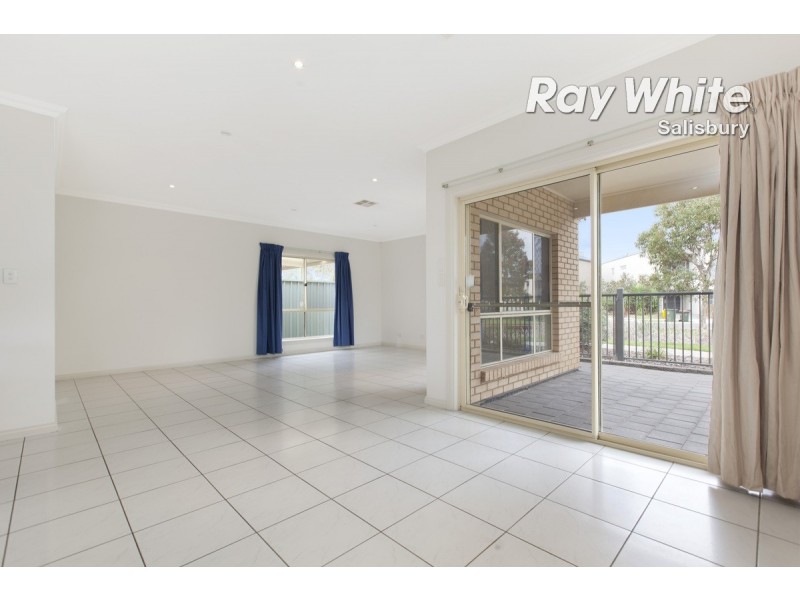 10 Mowbray Street, Mawson Lakes SA 5095