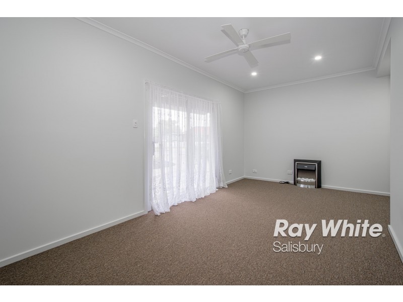 17 Peacock Road, Elizabeth Downs SA 5113