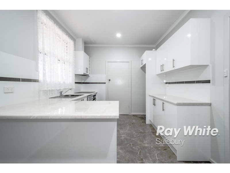 17 Peacock Road, Elizabeth Downs SA 5113