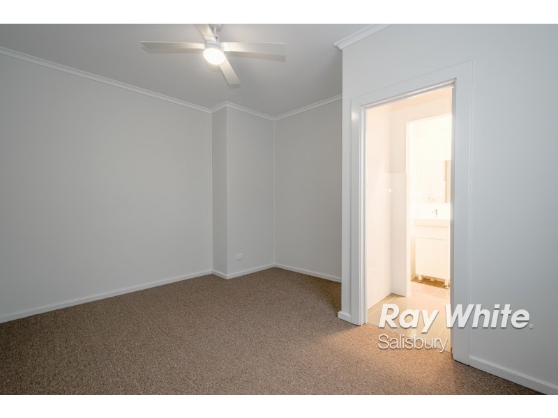 17 Peacock Road, Elizabeth Downs SA 5113