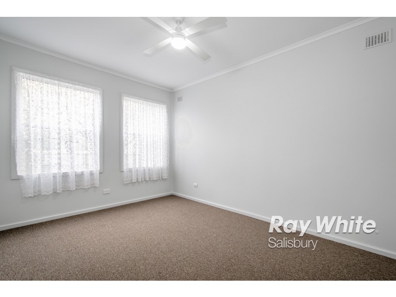 17 Peacock Road, Elizabeth Downs SA 5113