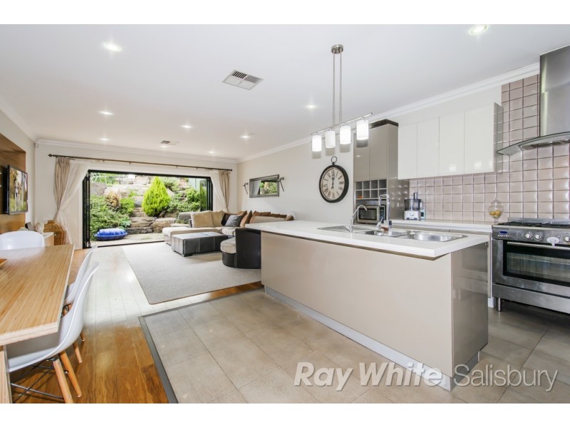 39 Macmillan Avenue, Mawson Lakes SA 5095