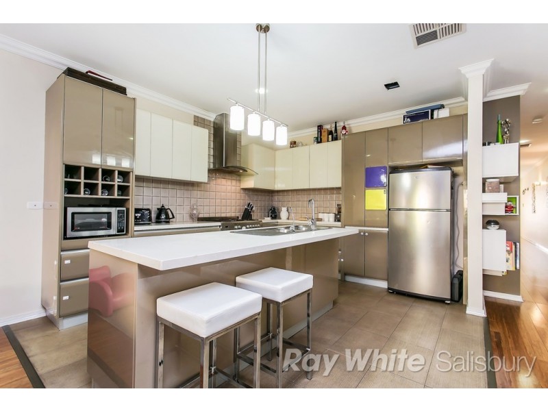 39 Macmillan Avenue, Mawson Lakes SA 5095