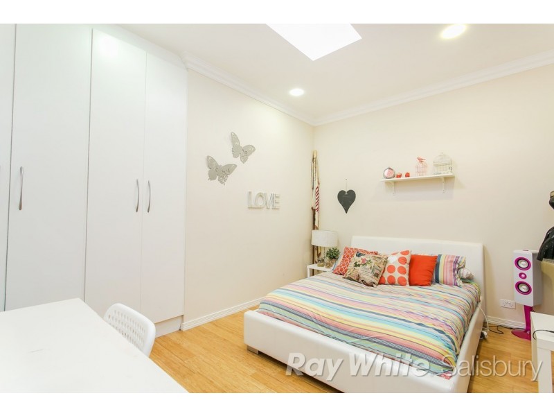 39 Macmillan Avenue, Mawson Lakes SA 5095