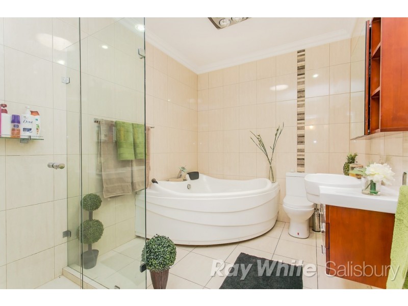 39 Macmillan Avenue, Mawson Lakes SA 5095