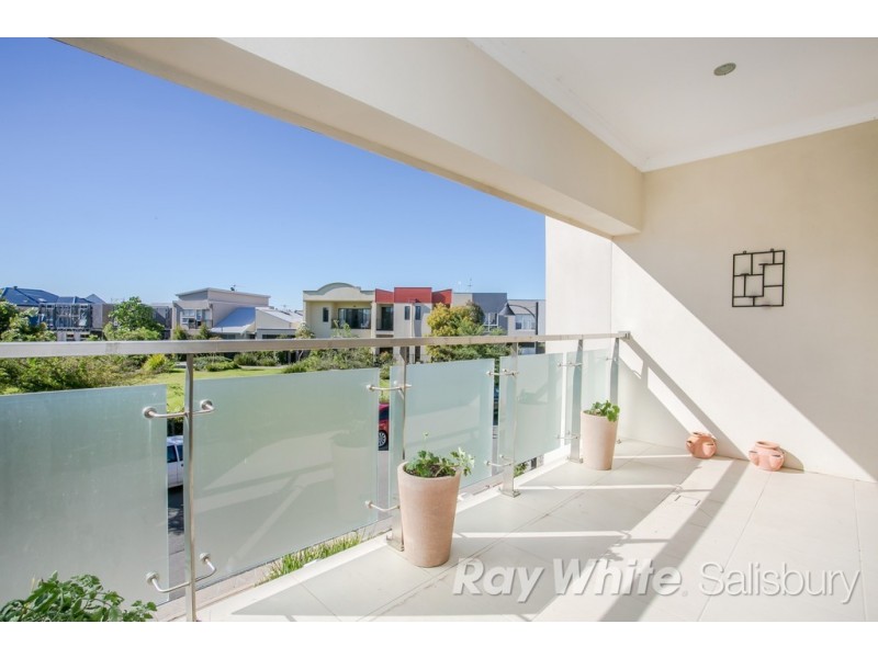 39 Macmillan Avenue, Mawson Lakes SA 5095