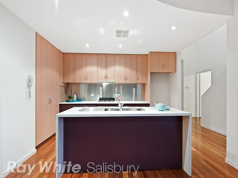 9 Lakewood Court, Mawson Lakes SA 5095